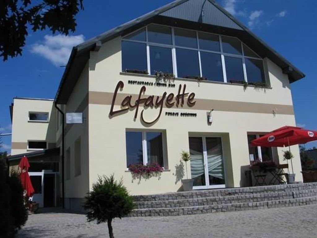 Restauracja Lafayette Pokoje GoscinneZelów エクステリア 写真